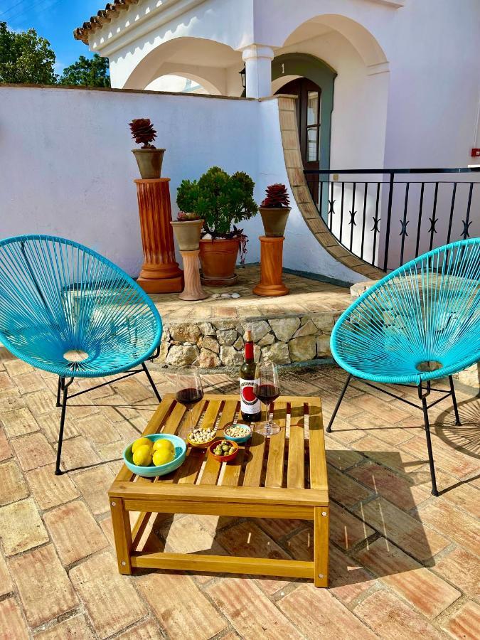The Lemon Tree Villa Монкарапашо Екстериор снимка